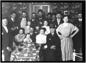 39.15 Jewish family 1907