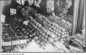 display of produce in shop window 1910